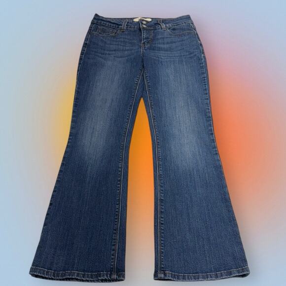 LEVI’S 526 Women’s 4 Short SLENDER BOOT Blue Jeans - Picture 1 of 4